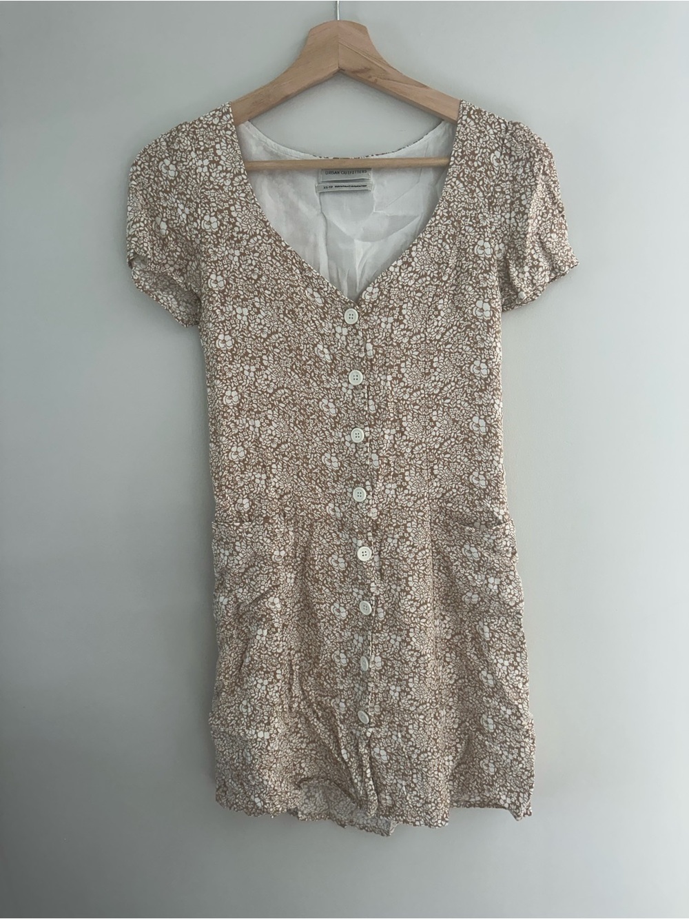 Urban Outfitters: Beige Floral Button-Front Short Sleeve Dress